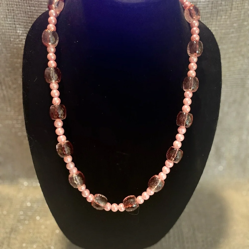 Necklace & Pierced Earring Set with Pink and Red Beads. - Picture 9 of 9